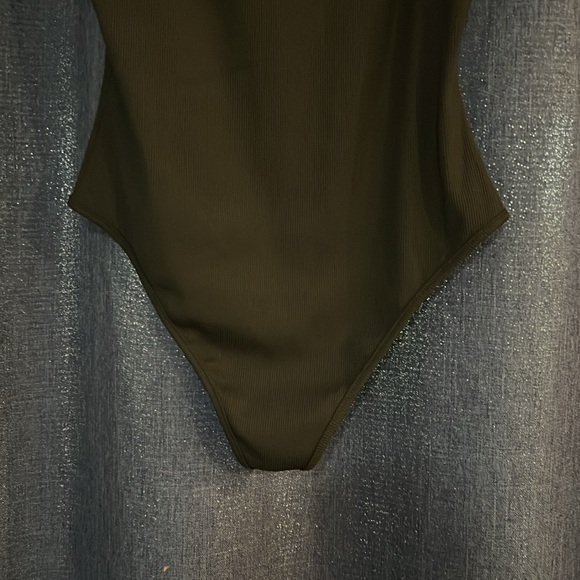 Women’s bodysuit size Large - Picture 8 of 9